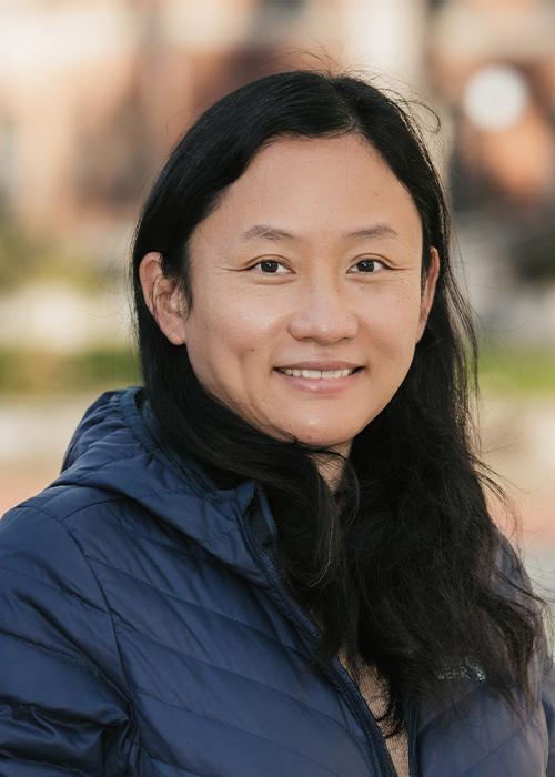 Portrait photo of Lan Xue.