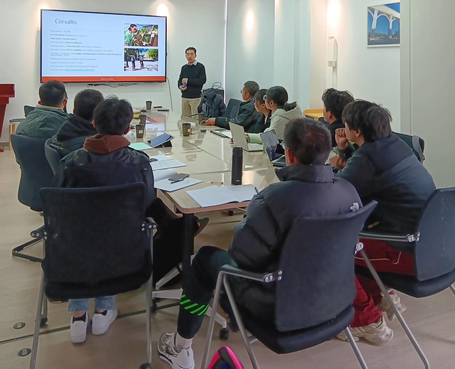 Dr. Jiang recruits prospective graduate students at Shanghai University of International Business and Economics
